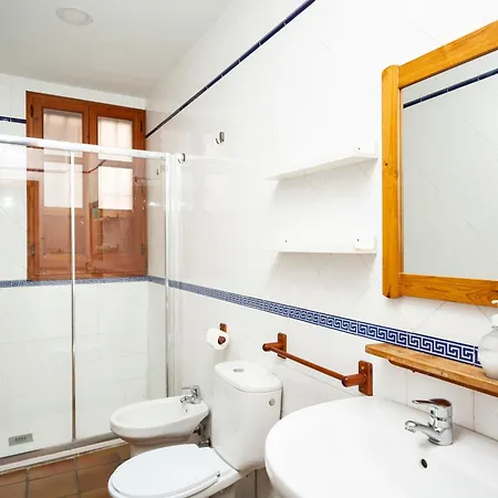 Spacious Sunny And Quiet Albayzin Apartment-2